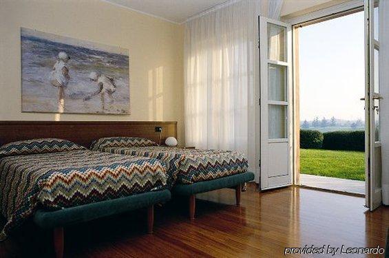 Le Robinie Golf & Resort Solbiate Olona Bilik gambar